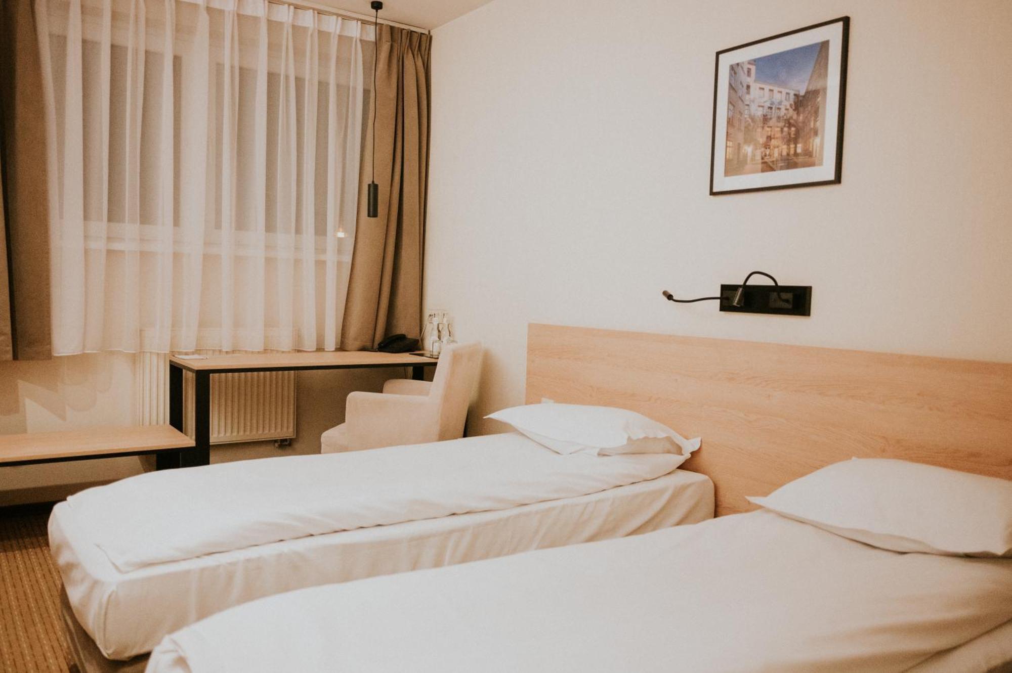 Iness Hotel วูดช์ ภายนอก รูปภาพ