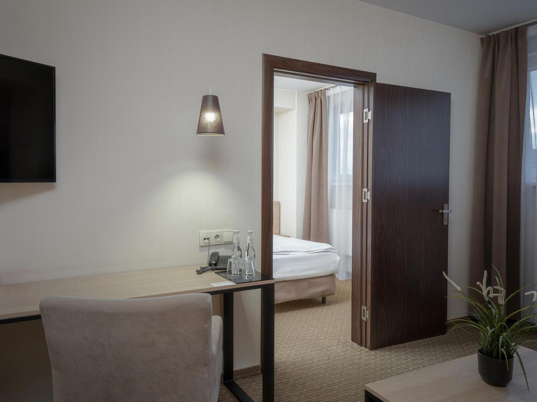 Iness Hotel วูดช์ ภายนอก รูปภาพ